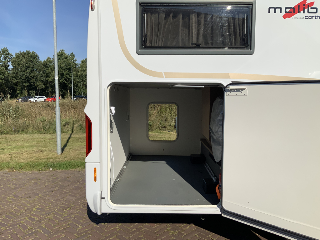 Carthago Malibu I 460 AUTOM&Aacute;TICA 150 CV Integral, Camas longitudinales y Cama abatible, Garaje, Aire acondicionado de motor, Aire acondicionado de techo, Sistema de nivelaci&oacute;n, Camper centrum on the road Marum foto: 3
