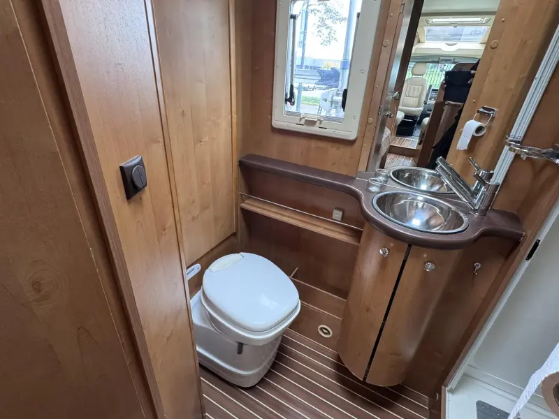 Rapido 7065+ F veel extra's accessoires  foto: 16