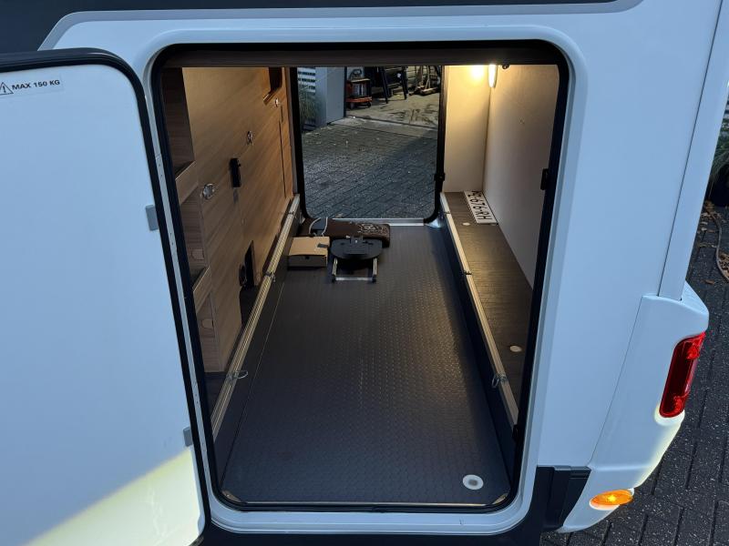 Adria Matrix Plus 670 SL Lengte bedden- Automaat  foto: 13