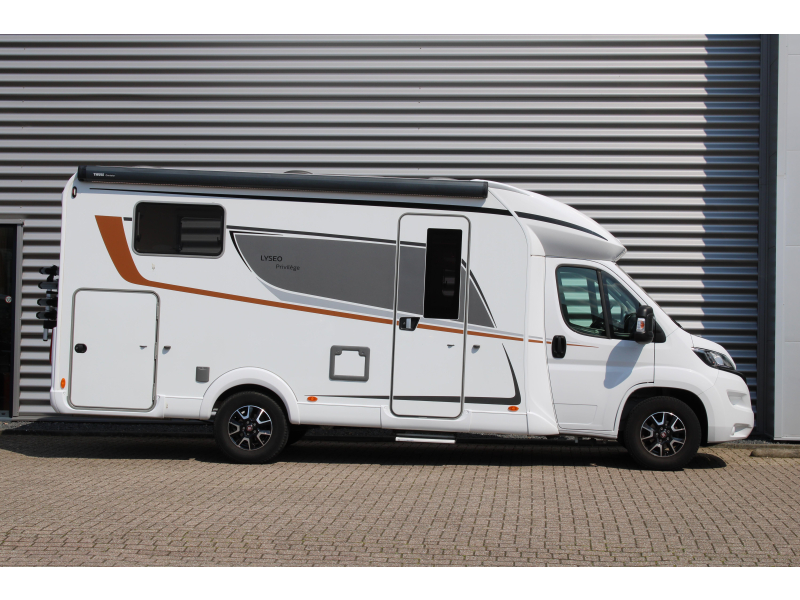Bürstner Lyseo Harmony Line 690 Fiat 140PK Lengtebedden  foto: 23