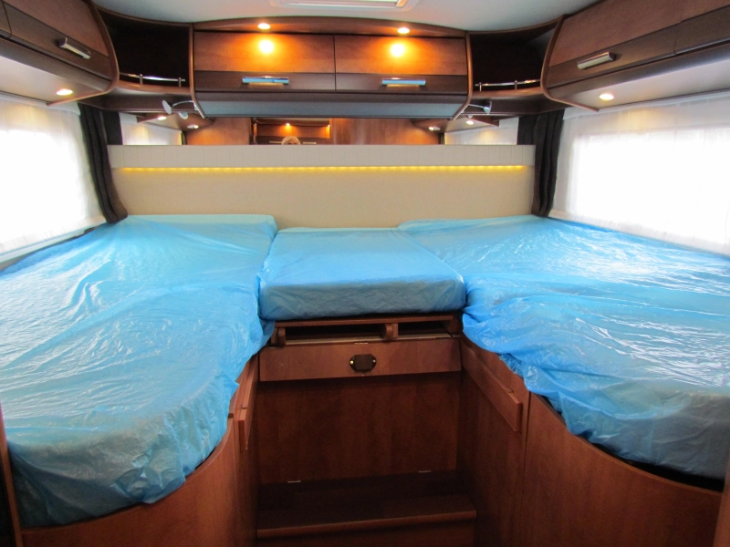 Carthago C-Tourer T143, Lengtebedden  foto: 2