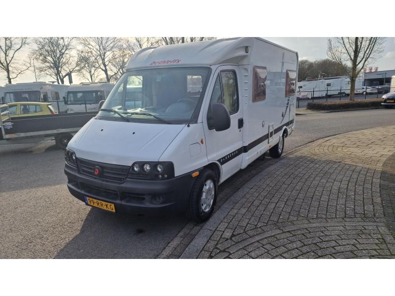 Dethleffs Globebus dwarsbed airco  foto: 4