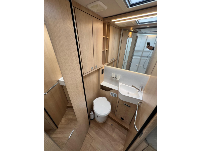 Hymer B-MC T 680 E&P nivel, aire acondicionado, Completamente equipado foto: 20