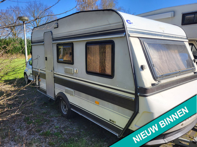 Hobby 420 Prestige inkl. Vorzelt Foto: 2