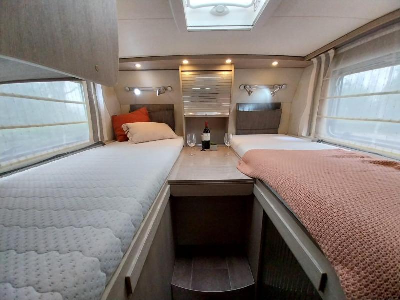 Bürstner Nexxo 728 G enkele bedden, trekhaak  foto: 14