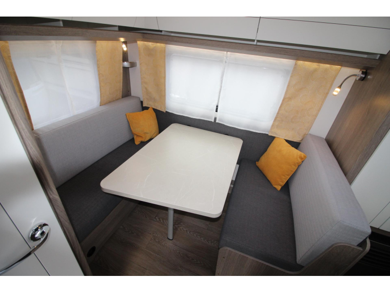 Hobby On Tour 390 SF Caravan breedte 220 cm!  foto: 5