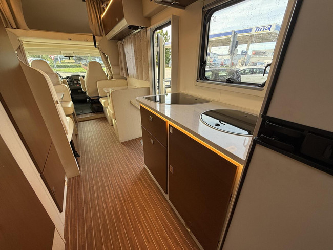 Rimor Seal 9 Alkoof met 7 slaapplaatsen familie camper foto: 16