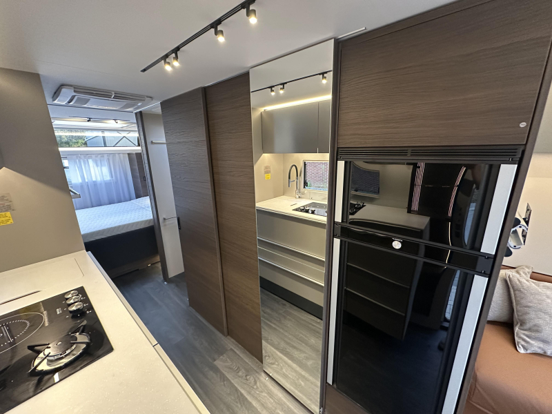 Adria Astella 754 DP Exklusiv in den Niederlanden Foto: 10