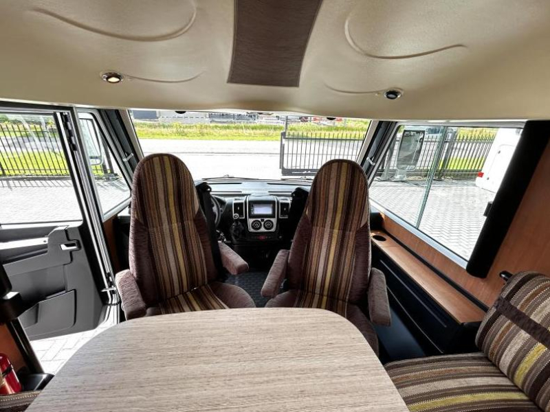 Pilote Explorateur G 741 Dwarsbed/Hefbed/Alde/2012  foto: 15
