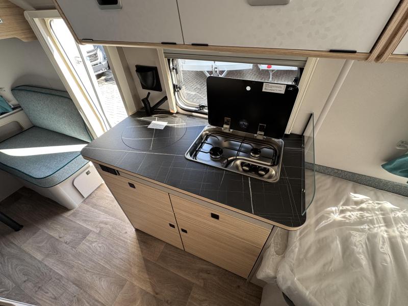 Eriba Touring 642 Harbour Blue  foto: 5