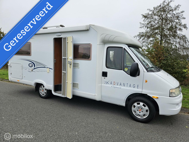 Dethleffs Advantage T 6611 Semi-integrated ☆Single beds☆ photo: 2