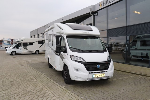 9 traps AUTOMAAT Knaus Platinum Edition Sun TI 650 vlakke vloer enkele bedden (80  foto: 3