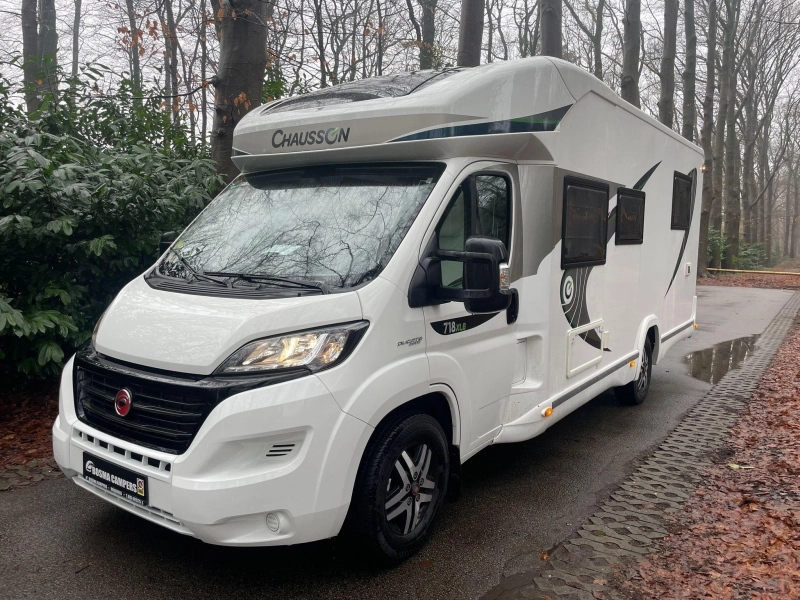 Chausson Special Edition 718 XLB Automaat Queensbed Airco  foto: 2
