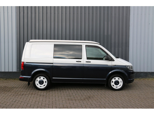 Volkswagen Transporter Camper TDI 150PS T6 Automatik | Klimaanlage | Sitzheizung | Elektr. Fenster | 4 Schlafpl&auml;tze | neues Interieur | K&uuml;hlschrank + Gefrierfach | Foto: 5