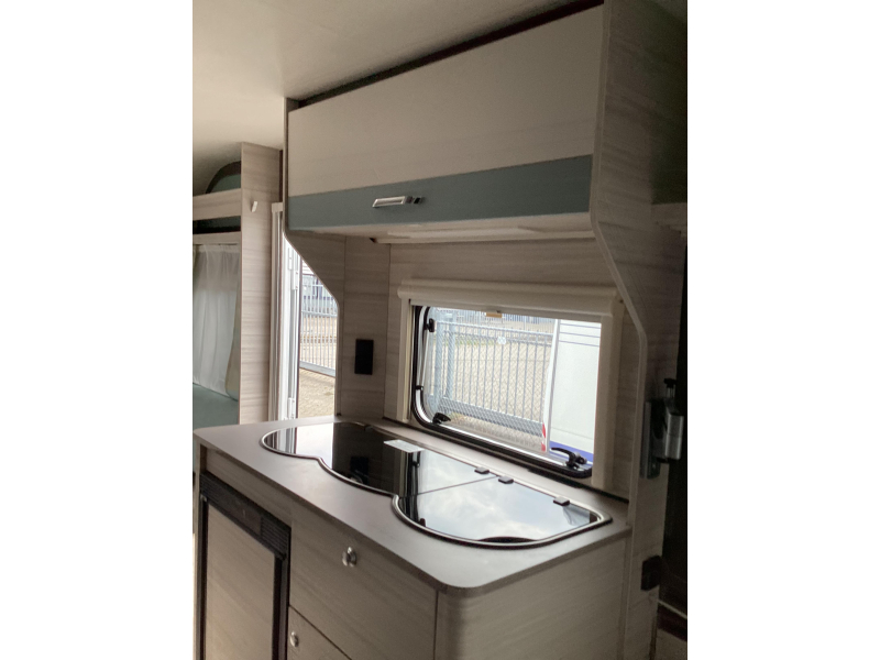 Dethleffs C'Joy 460 LE mover/ enkele bedden  foto: 6