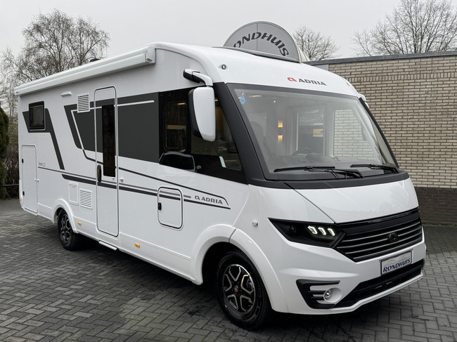 Adria Sonic 700 SL Plus 180 CV AUTOM&Aacute;TICO 9 velocidades Euro6 Fiat Ducato 8 Maxi **Camas individuales/4 asientos/4+1 plazas para dormir/4400 kg/Foto solar: 3