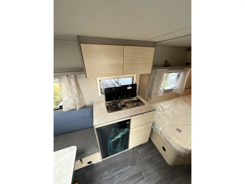 Weinsberg CaraCito 450 FU FRANS BED-LICHTGEWICHT  foto: 5