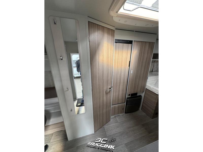 Bürstner Averso Plus 520 TL - ENKELE BEDDEN  foto: 4