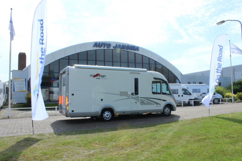 Carthago 4.2  Integraal 2.3 M-jet 148 PK, Alko chassis light, Motor-airco, Hefbed & dwarsbed, Garage, Draaistoelen voor, L zit, zij-zit, etc. Marum (Groningen) foto: 37