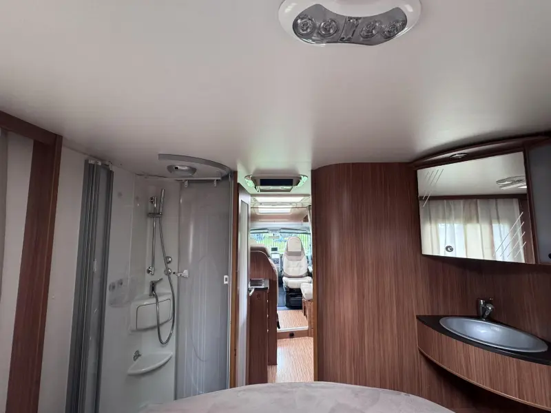 Adria Coral S 690 SC Queens-bed  foto: 19