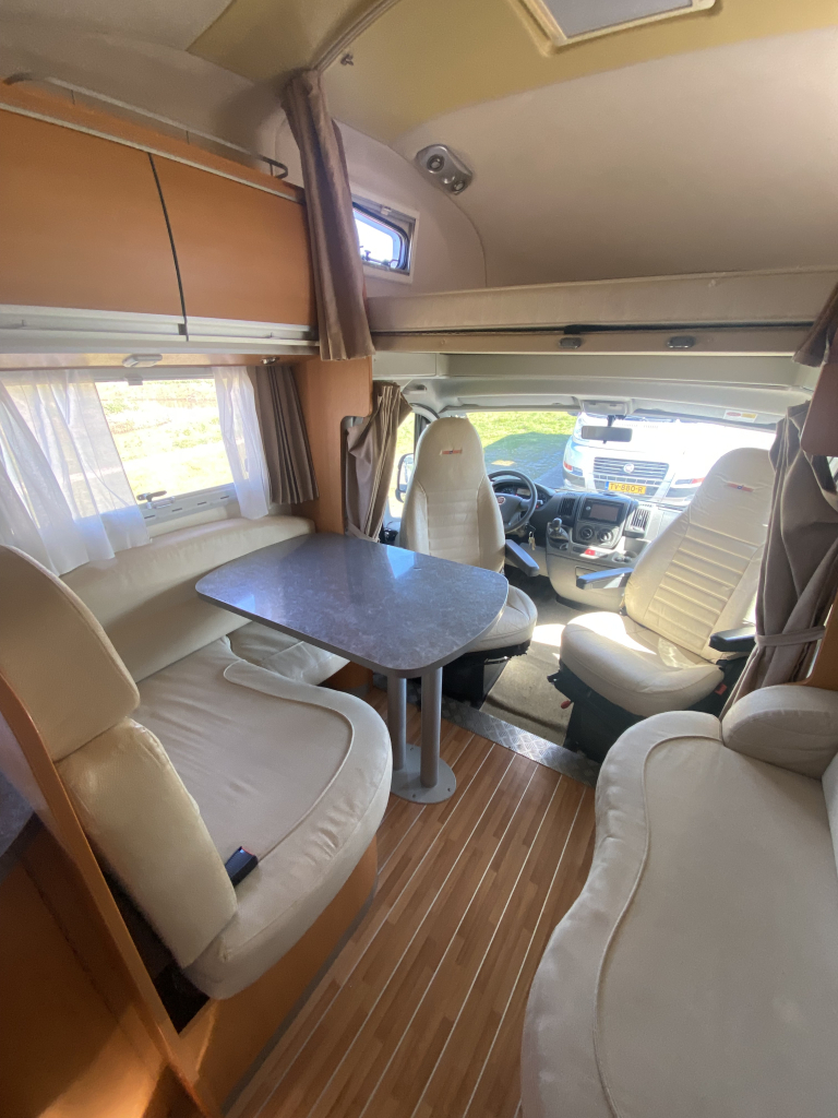 CI Mizar Garage Living 3.0 MultiJet 180 PK, Alkoof, Dwars-bed achter, Garage, Motor-airco, Zeer compleet, 1e eigenaar, Bj, 12 – 2007. Camper centrum on the road Marum  foto: 3