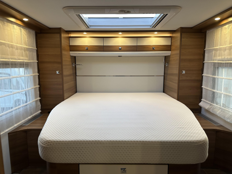 Dethleffs Globetrotter 7850 XLI DBM Premium, Placards sup&eacute;rieurs photo : 18
