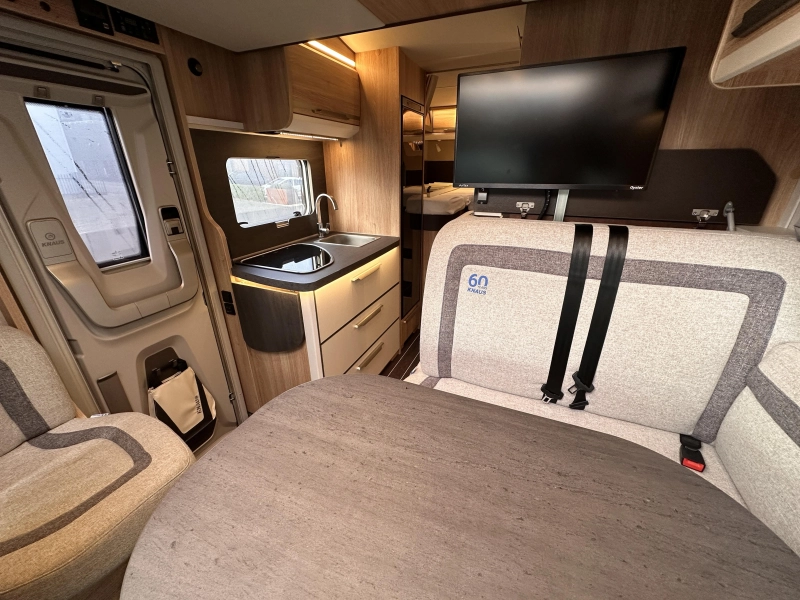 Knaus Sky Wave 60 Years 650 MEG Fiat 140PK Lengtebedden  foto: 6