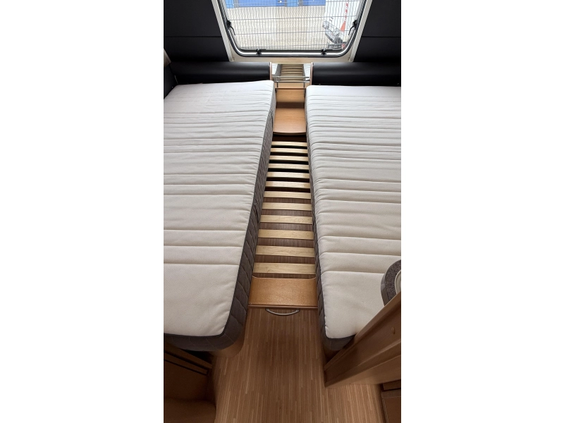 Knaus Sudwind White Edition 500 EU camas individuales asiento redondo foto: 16