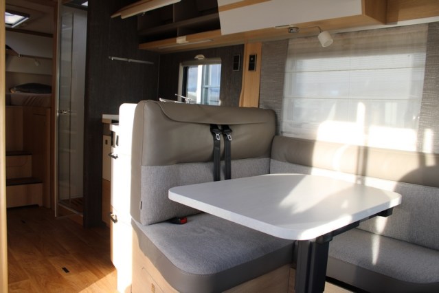 Volledig luchtgeveerde Hymer B ML I 780 9 G Tronic Automaat 170 pk Mercedes 417 CDI (53  foto: 29