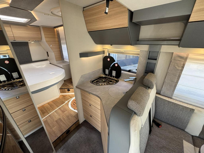 Dethleffs Pulse I 7051 GT-Line DBM Queensbed Als nieuw foto: 13