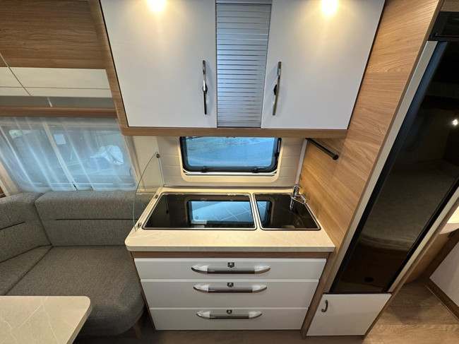 Hobby De Luxe 460 Ufe foto: 15
