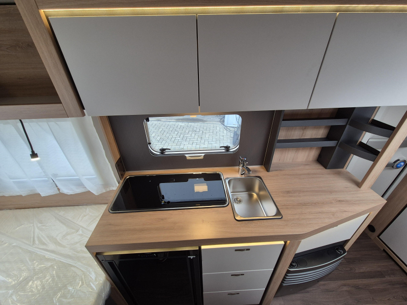Knaus Sport 420 QD Extra grote keuken!  foto: 13