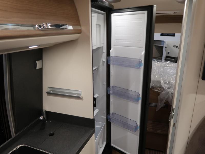 Malibu Van Comfort 640 LE AUTOMATIC AND TALL FRIDGE photo: 11