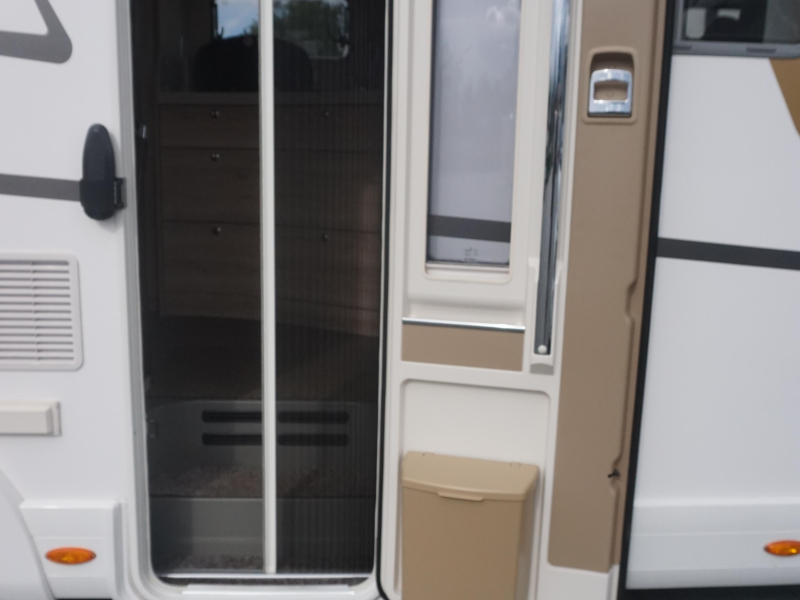 Eura Mobil Integra Line 675 SB AUT/160CV/SOLAR/LITH foto: 4
