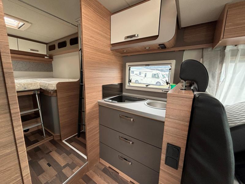 Weinsberg CaraSuite 700 ME 5p,Maxi,Ensuite bad 0256  foto: 8