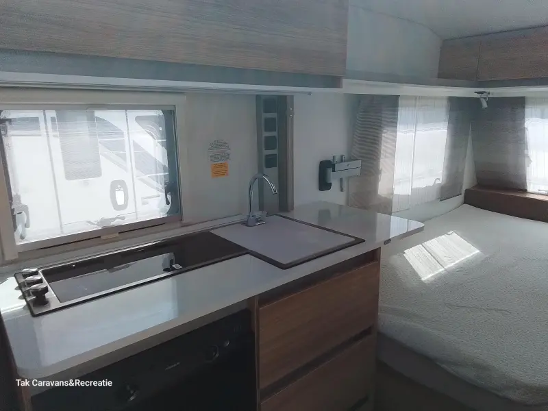 Adria Altea 462 PU Fransbed zeer netjes.  foto: 5