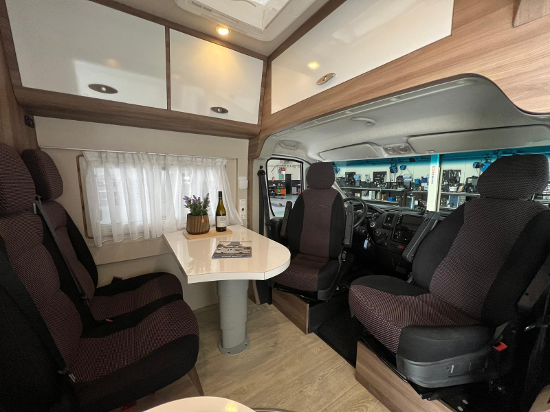 Fiat Ducato 640 / 700 UNIQUE! Awning Fiet photo: 1