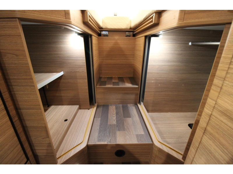 Weinsberg CaraCompact Pepper 600 MEG Lengtebedden / trekhaak  foto: 20