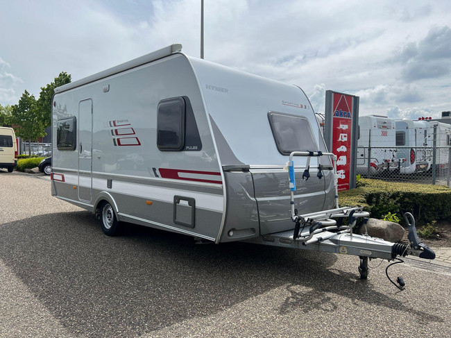 Hymer Sporting 465 | Mover enti&egrave;rement automatique | Auvent comme neuf | Sommier &agrave; lattes | Coin salon convertible | Auvent | Lit fran&ccedil;ais | Porte-v&eacute;los photo : 0