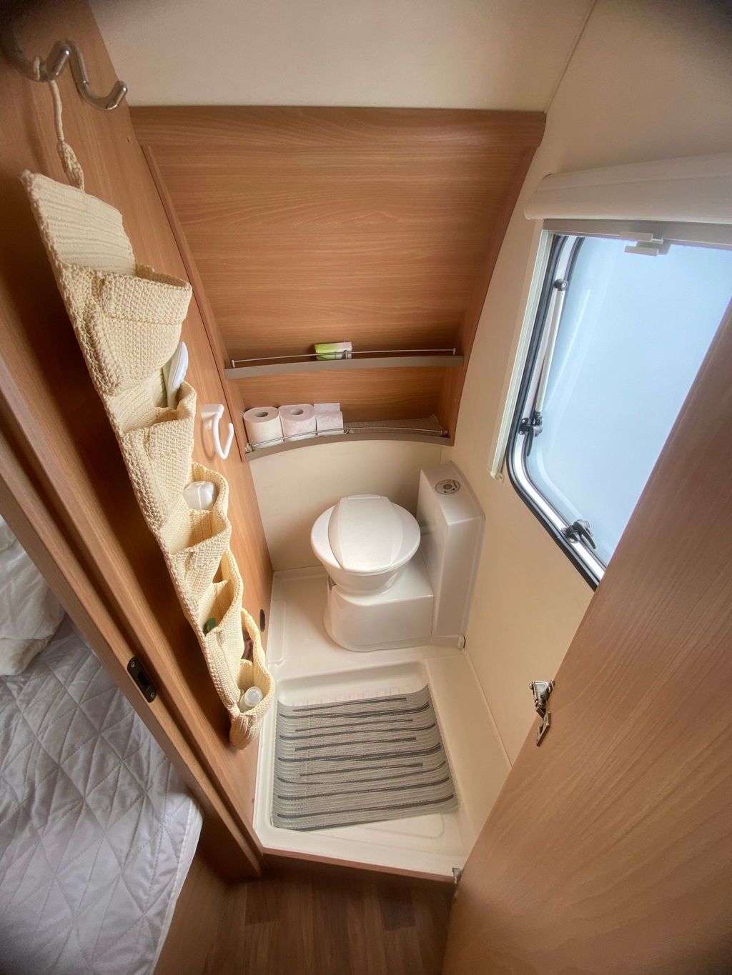 Knaus Sudwind 450 FU foto: 11