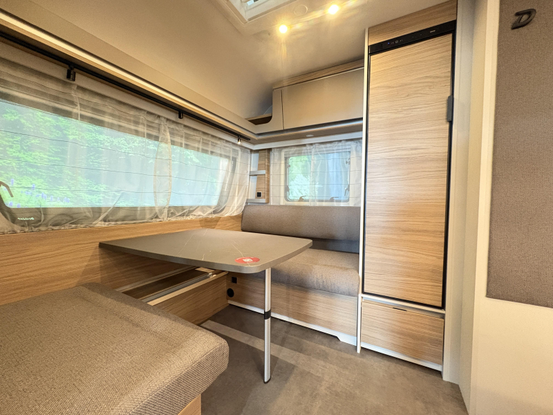 Dethleffs Nomad 460 EL lits jumeaux / gaz ext&eacute;rieur photo : 16