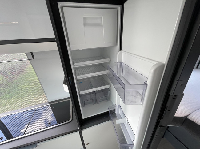 Adria Twin Plus Supreme 640 SLB 9-Traps LUCHTVERING foto: 10