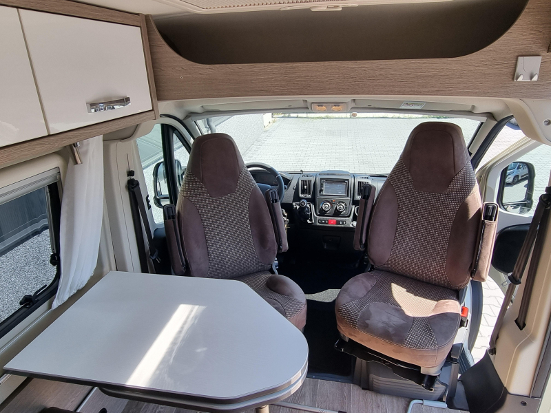 P&ouml;ssl Roadcruiser 640 Top condition, low mileage photo: 1