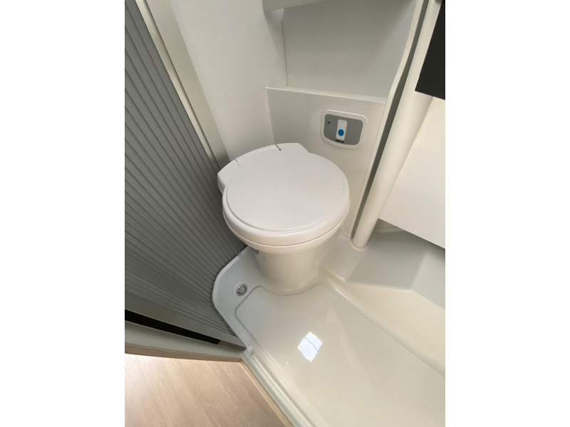 Adria Compact PLUS DL 3500km NIEUWSTAAT!  foto: 15