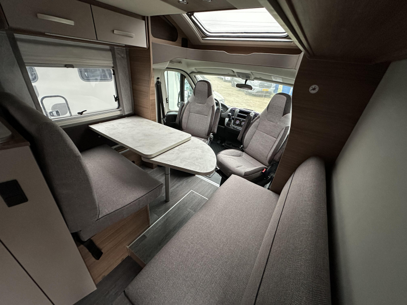 Knaus L!ve Wave 650 MF 180PK-AUTOMAAT-694CM  foto: 3