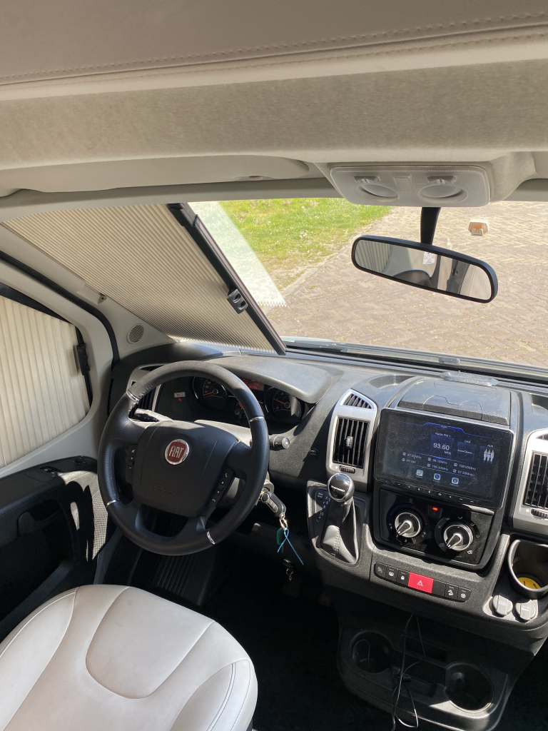 Bürstner AUTOMAAT Lyseo Harmony Line 690 G Half-integraal, Motor-airco, Enkele-bedden, Hefbed, Garage, Halve-treinzit, Draaistoelen, Bj. 2021 Marum  foto: 7