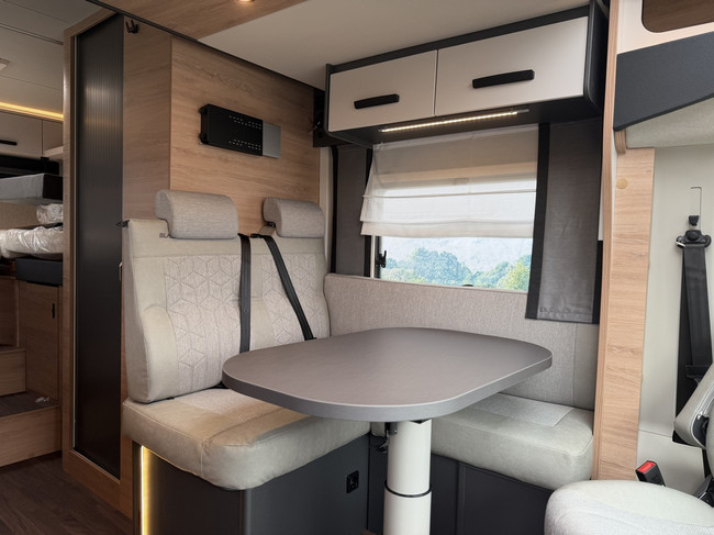 Knaus Live Wave 650 MEG Black Select foto: 15