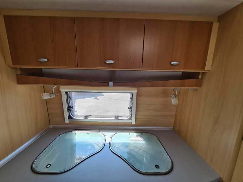 LMC Viola 330 Incl. Voortent! 2009/2011  foto: 10