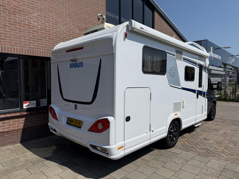 Knaus Sky Wave 650 MEG &iexcl;Amplia autocaravana! foto: 4