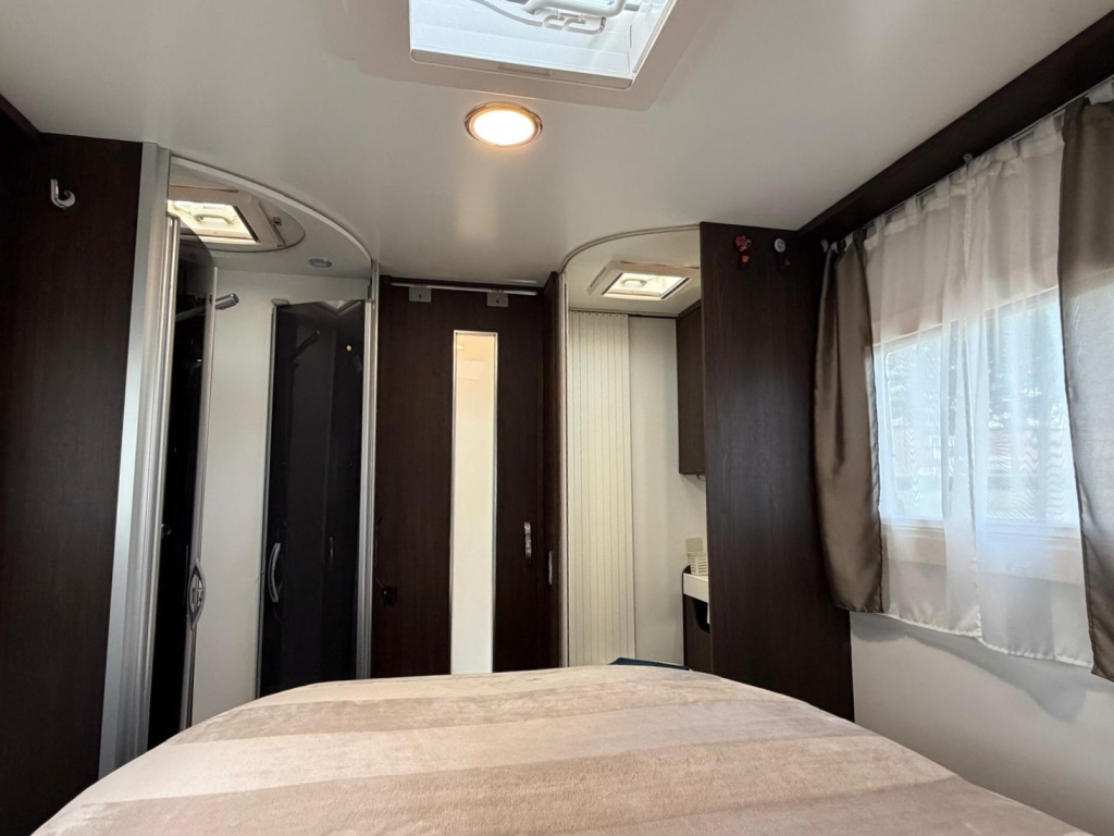 Benimar Tessoro 495 UP CAMA CENTRAL + CAMA ABATIBLE GARAJE XXL 6.99M foto: 3